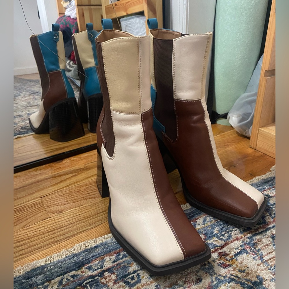 Circus by Sam Edelman color blocked brown boots